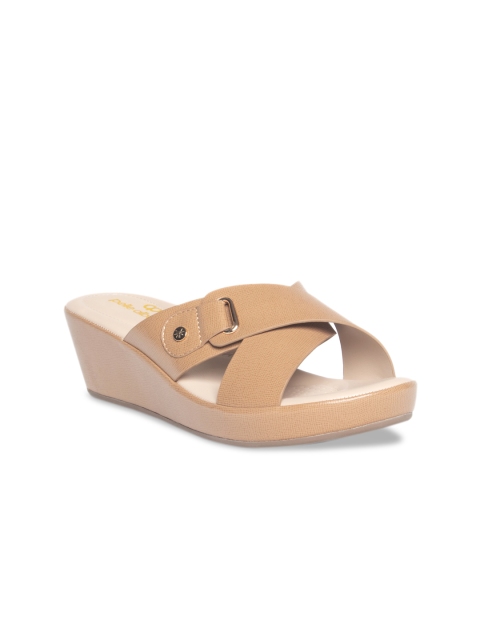 

pelle albero Women Beige Solid Wedges