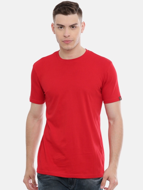 

Le Bison Men Red Solid Round Neck T-shirt