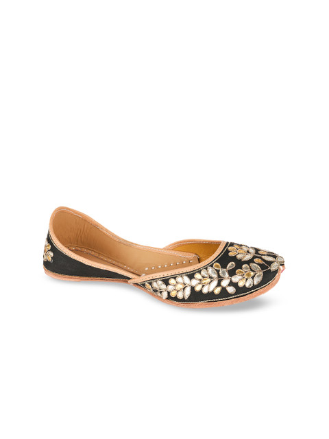 

DESI COLOUR Women Black Embellished Leather Mojaris