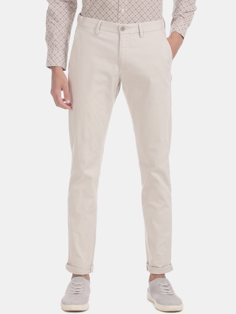 

U.S. Polo Assn. Men Beige Regular Fit Solid Regular Trousers