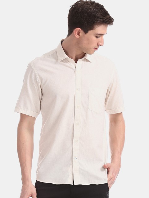 

Arrow Sport Men Off-White Regular Fit Solid Casual Shirt