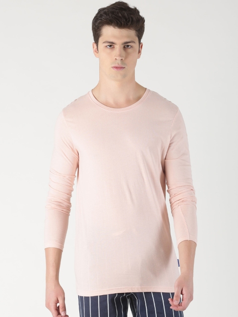 

Blue Saint Men Pink Solid Round Neck T-shirt