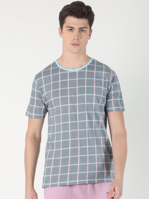 

Blue Saint Men Grey & Pink Checked Round Neck T-shirt
