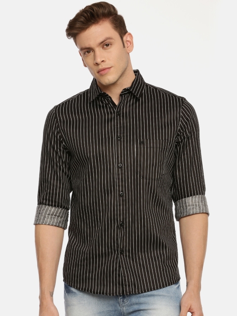 

Chennis Men Black & White Slim Fit Striped Casual Shirt