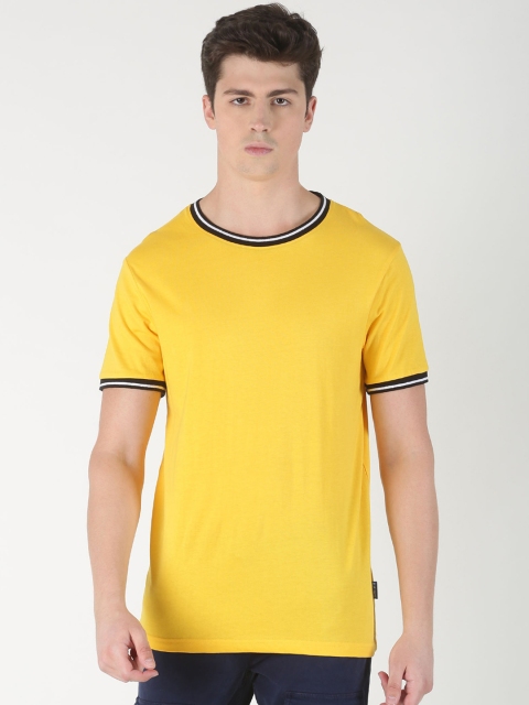 

Blue Saint Men Yellow Solid Round Neck T-shirt