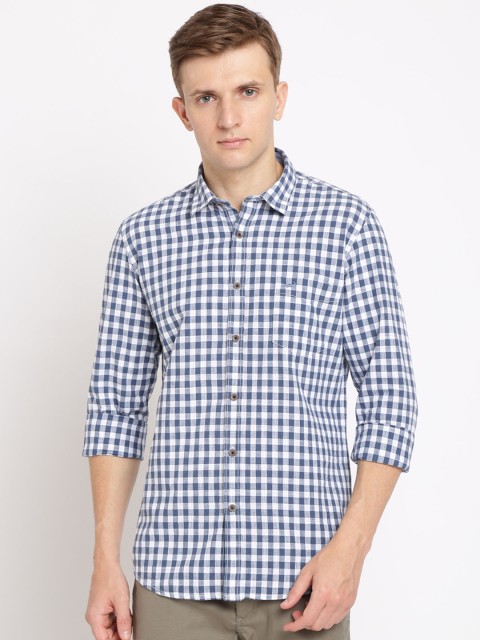 

Crocodile Men Navy Blue & White Classic Slim Fit Checked Casual Shirt