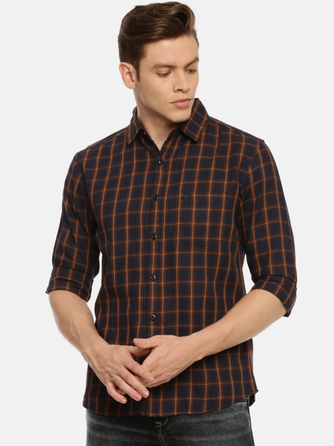 

Chennis Men Brown & Navy Blue Slim Fit Checked Casual Shirt
