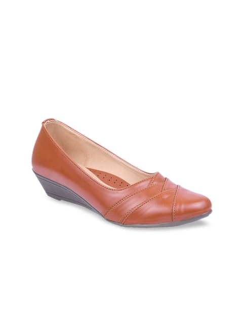 

SALARIO Women Tan Brown Solid Pumps