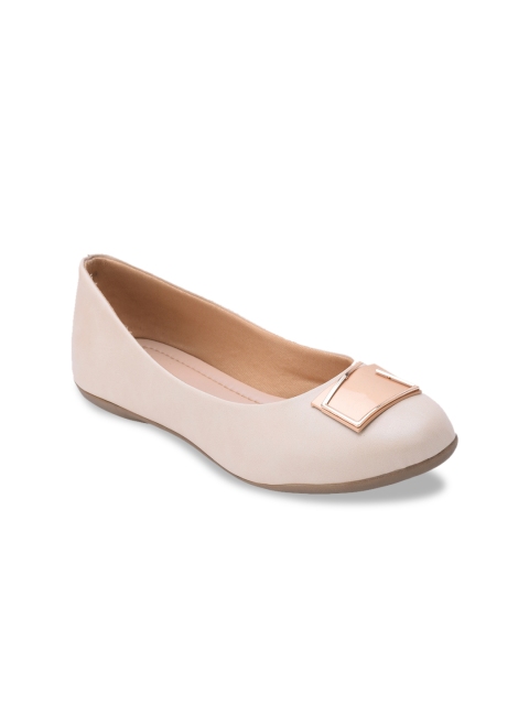 

SALARIO Women Cream-Coloured Solid Ballerinas
