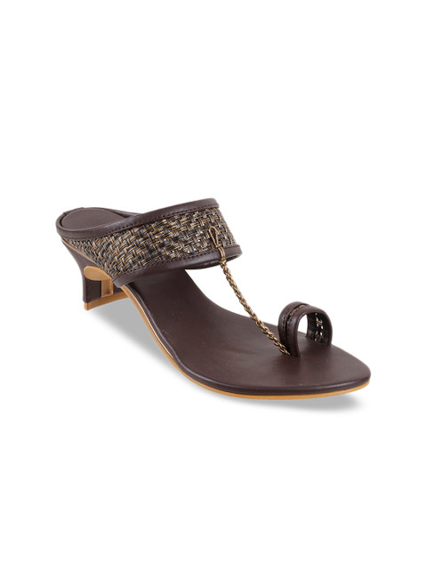 

WALKWAY Women Brown Textured Kitten Heels