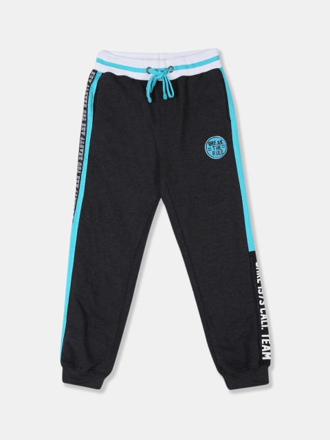 

Cherokee Boys Charcoal Grey Solid Knitted Joggers