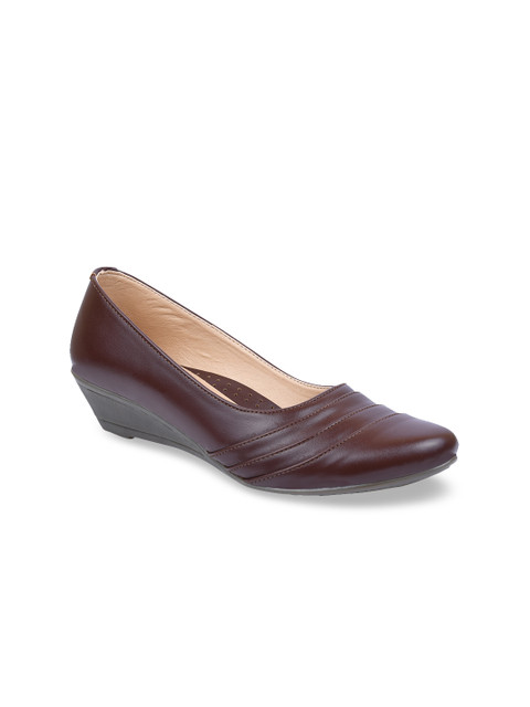 

SALARIO Women Brown Solid Pumps