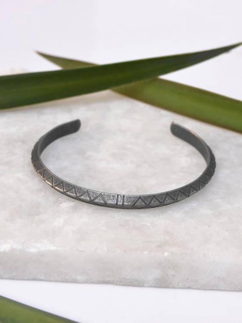 

Tistabene Men Black Alloy Cuff Bracelet