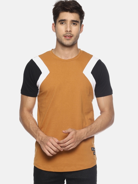 

KULTPRIT Men Mustard Yellow & Black Colourblocked Round Neck Slim Fit T-shirt