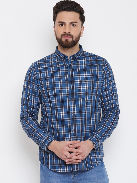 

Okane Men Navy Blue & White Slim Fit Checked Casual Shirt