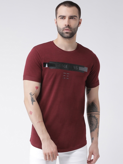

Rex Straut Jeans Men Maroon Printed Round Neck T-shirt