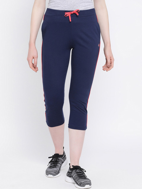 

Monte Carlo Women Navy Blue & Red Solid Regular Fit Capris