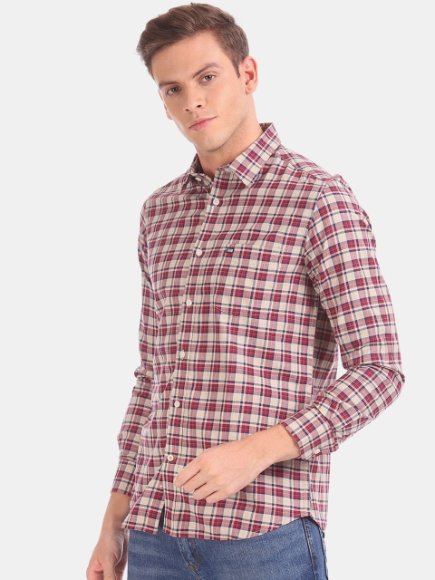 

Arrow Sport Men Beige & Red Regular Fit Checked Casual Shirt