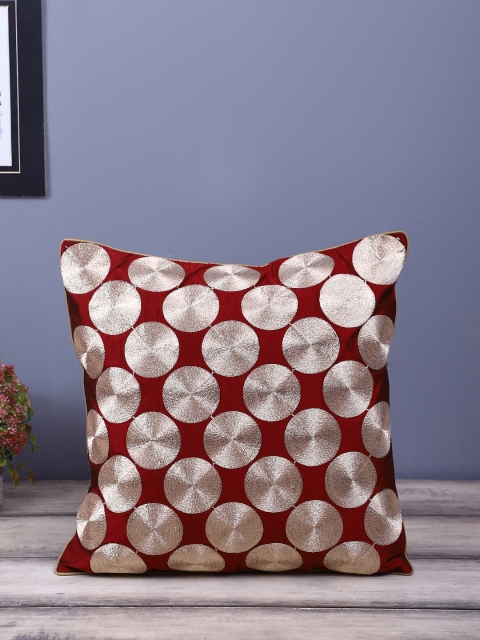 

eyda Red & Gold-Toned Single Geometric Square Cushion Cover