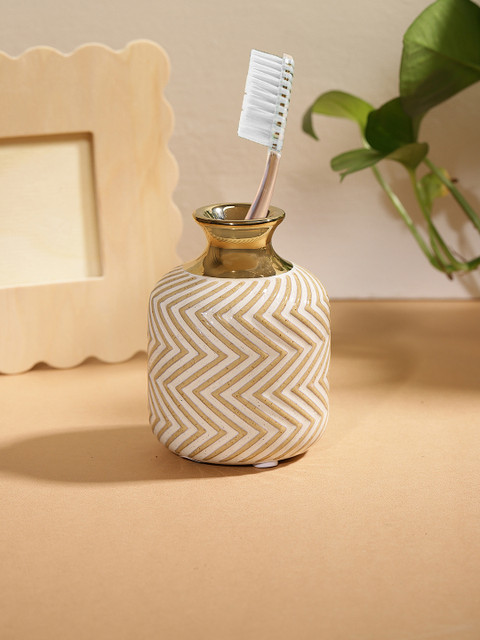 

Chumbak White & Beige Printed Carefree Chevrons Toothbrush Holder