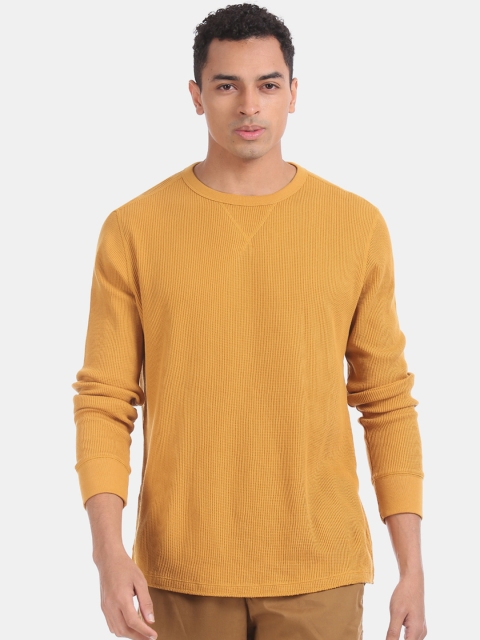 

GAP Men Mustard Yellow Solid Round Neck T-shirt