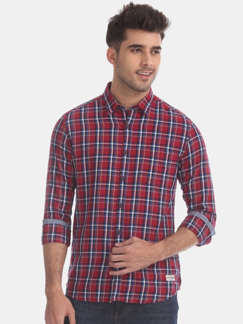 

Flying Machine Men Red & Navy Blue Regular Fit Checked Casual Shirt
