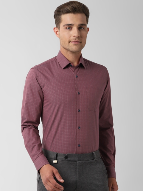 

Peter England Men Maroon Regular Fit Checked Formal Shirt