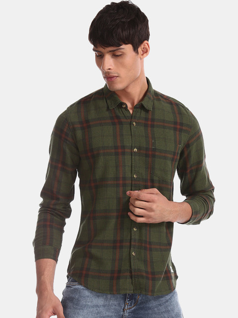 

Flying Machine Men Olive Green & Red Regular Fit Checked Casual Shirt