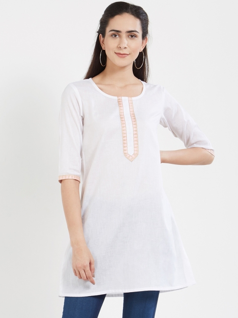 

Desi Weavess Women White Solid Straight Kurta