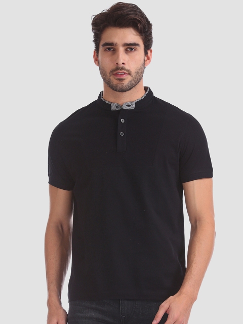 

Flying Machine Men Black Solid Mandarin Collar T-shirt