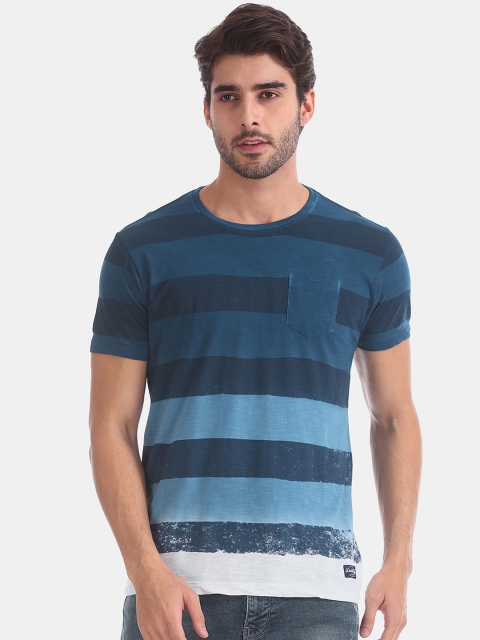 

Flying Machine Men Blue & White Striped Round Neck T-shirt
