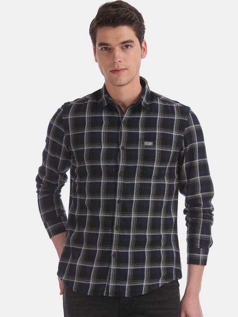 

U.S. Polo Assn. Men Blue & White Slim Fit Checked Casual Shirt