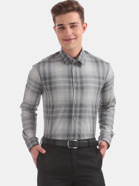 

Arrow Men Grey Slim Fit Checked Formal Shirt
