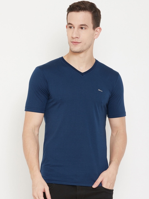 

Okane Men Teal Blue Solid V-Neck T-shirt