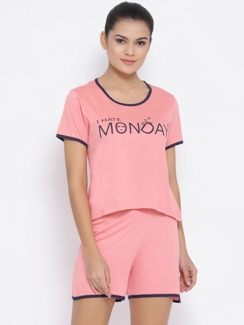 

Kanvin Women Peach-Coloured Printed Night suit