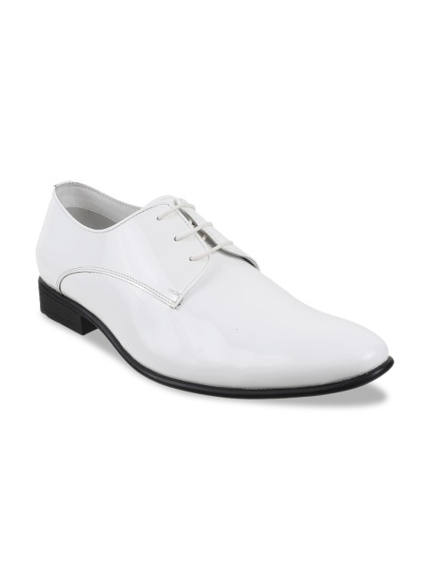 

Metro Men White Solid Leather Formal Derbys