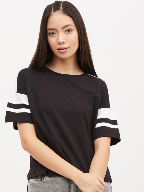 

Harpa Women Black Solid Round Neck T-shirt