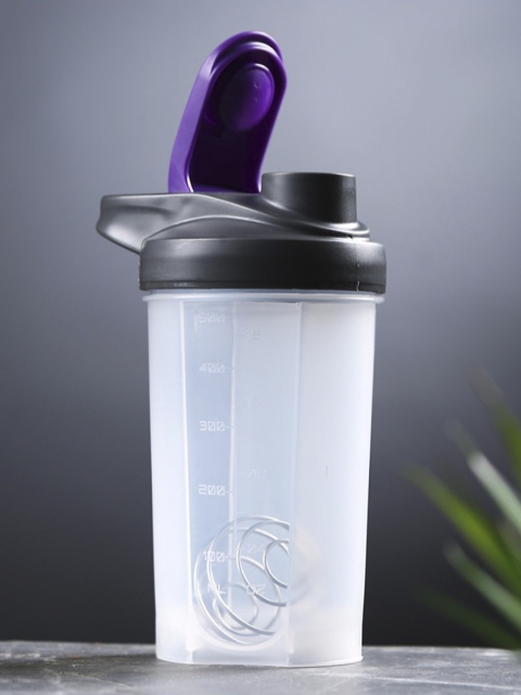

Dennmarks Black & White Colourblocked Plastic Sipper Bottle