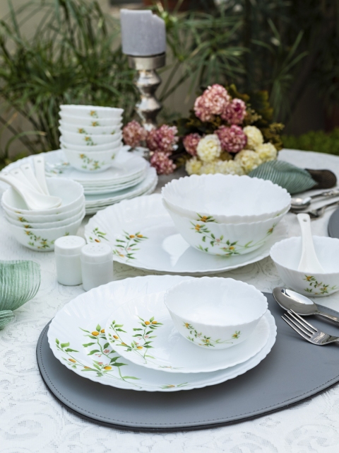 

Laopala Unisex White & Yellow Printed Vivid Green Opalware 20-Piece Dinner Set