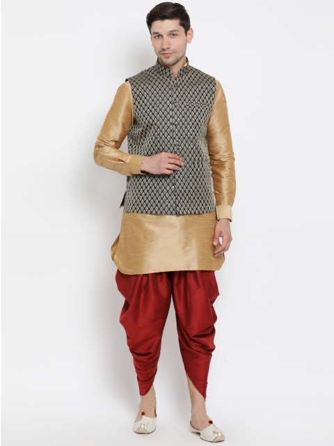 

VASTRAMAY Men Gold-Toned & Black Solid Kurta Set With Nehru Jacket