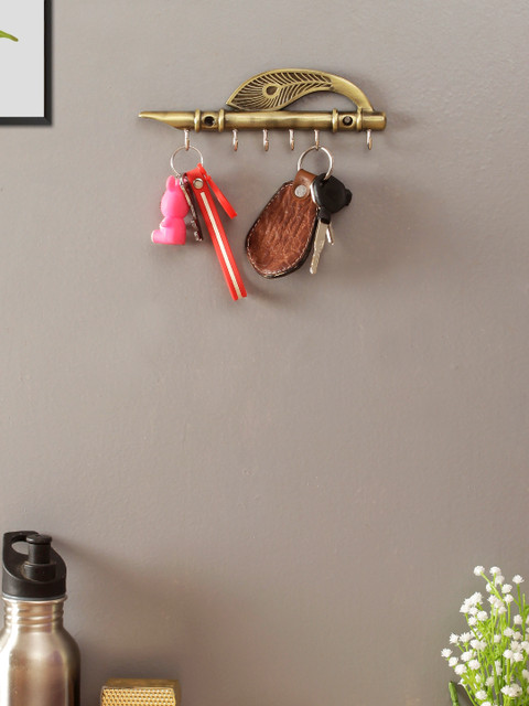

WISHTANK Gold-Toned Antique Lord Krishna's Flute & Peacock Quills 6 Hooks Key Holder
