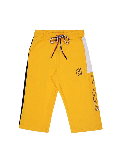 

Monte Carlo Boys Mustard Yellow Solid Regular Fit Cotton Blend Shorts