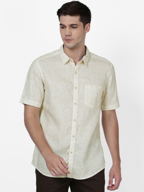 

t-base Men Beige Regular Fit Printed Casual Shirt