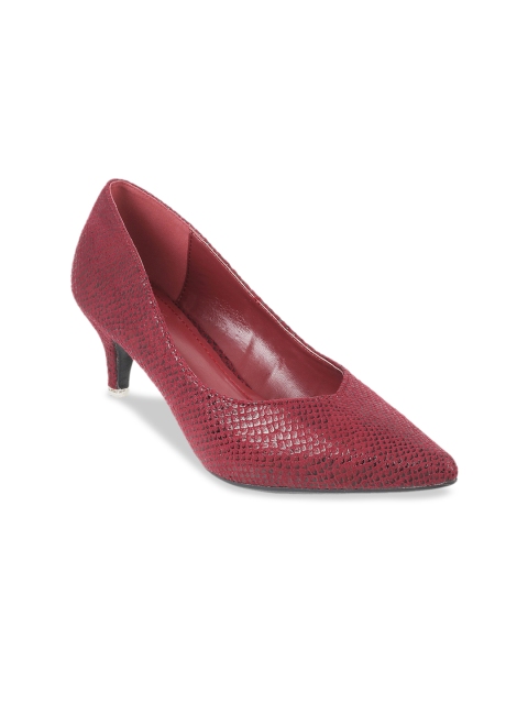 

Metro Women Maroon Textured Pumps