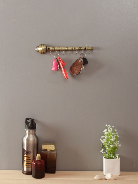 

WISHTANK Gold-Toned Hanuman Mace 6 Hooks Key Holder