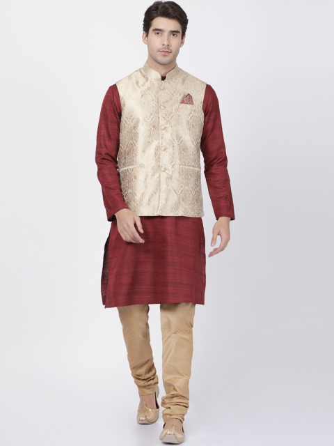 

VASTRAMAY Men Maroon & Gold-Toned Self Design Kurta with Pyjamas