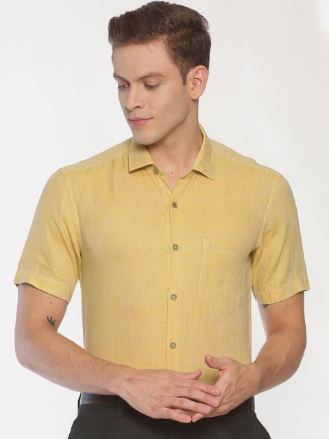

Linen Club Men Mustard Yellow Regular Fit Solid Formal Shirt