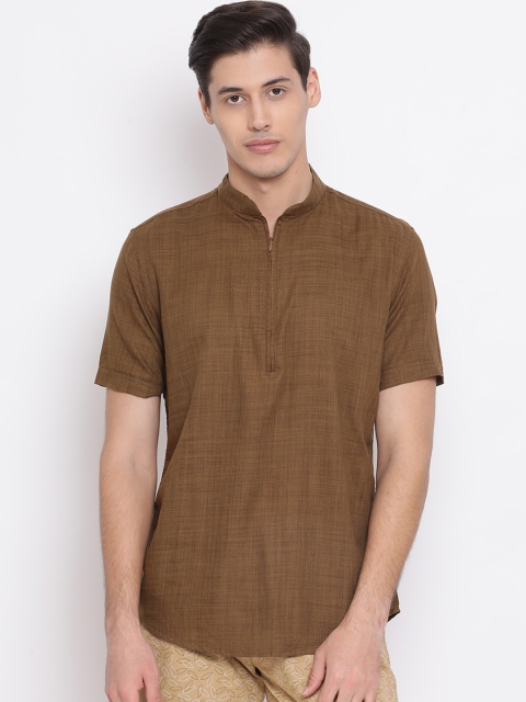 

Crimsoune Club Men Brown Solid Straight Kurta