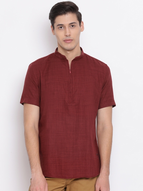 

Crimsoune Club Men Maroon Solid Straight Kurta