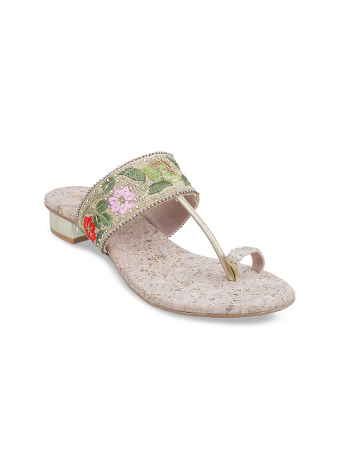

Metro Women Gold-Toned & Green Woven Design Sandals